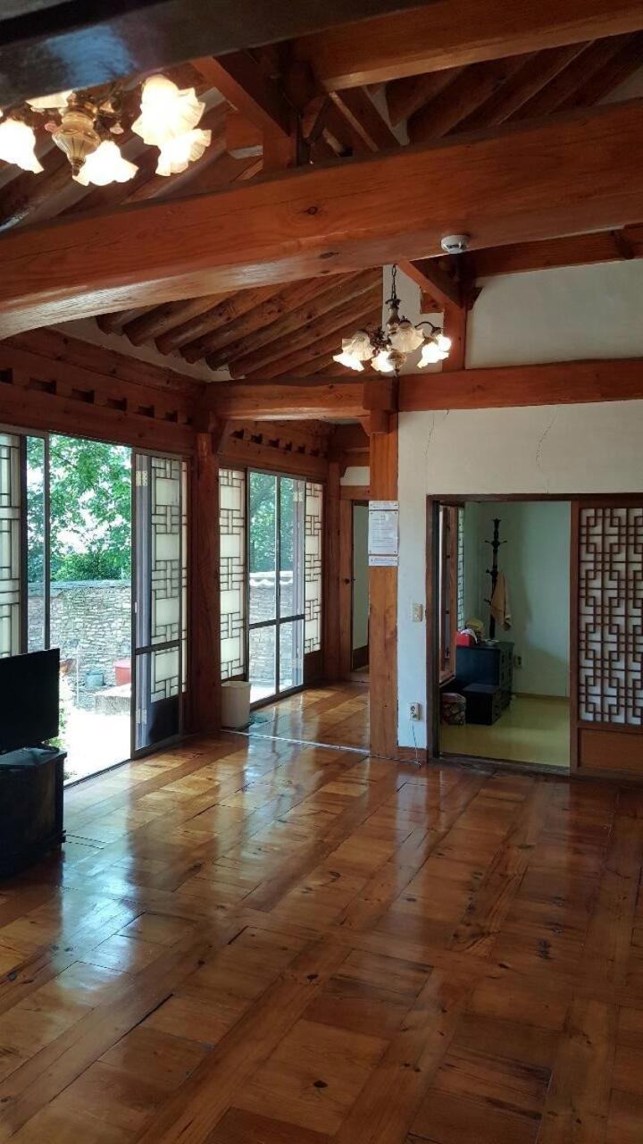 Hotel Goseong Choi Pilgan'S Old House Esterno foto
