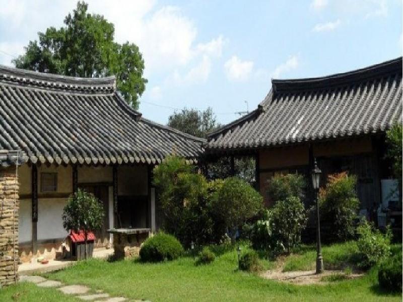Hotel Goseong Choi Pilgan'S Old House Esterno foto