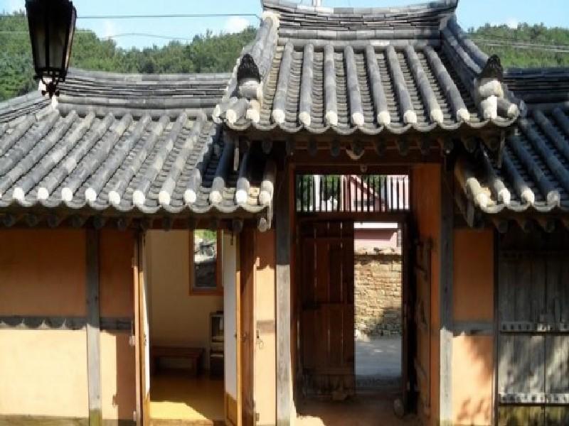 Hotel Goseong Choi Pilgan'S Old House Esterno foto